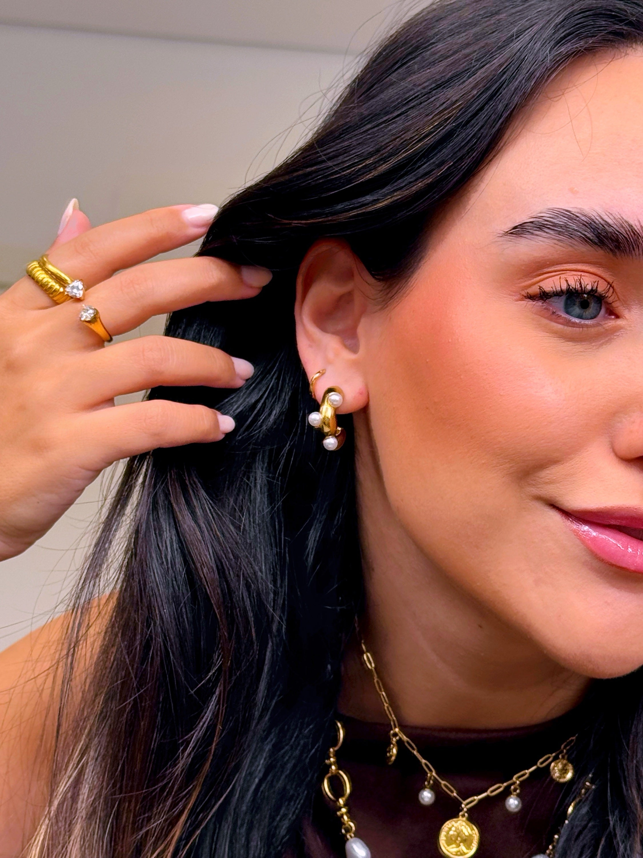 Argolas irregulares com pérolas | Dourado