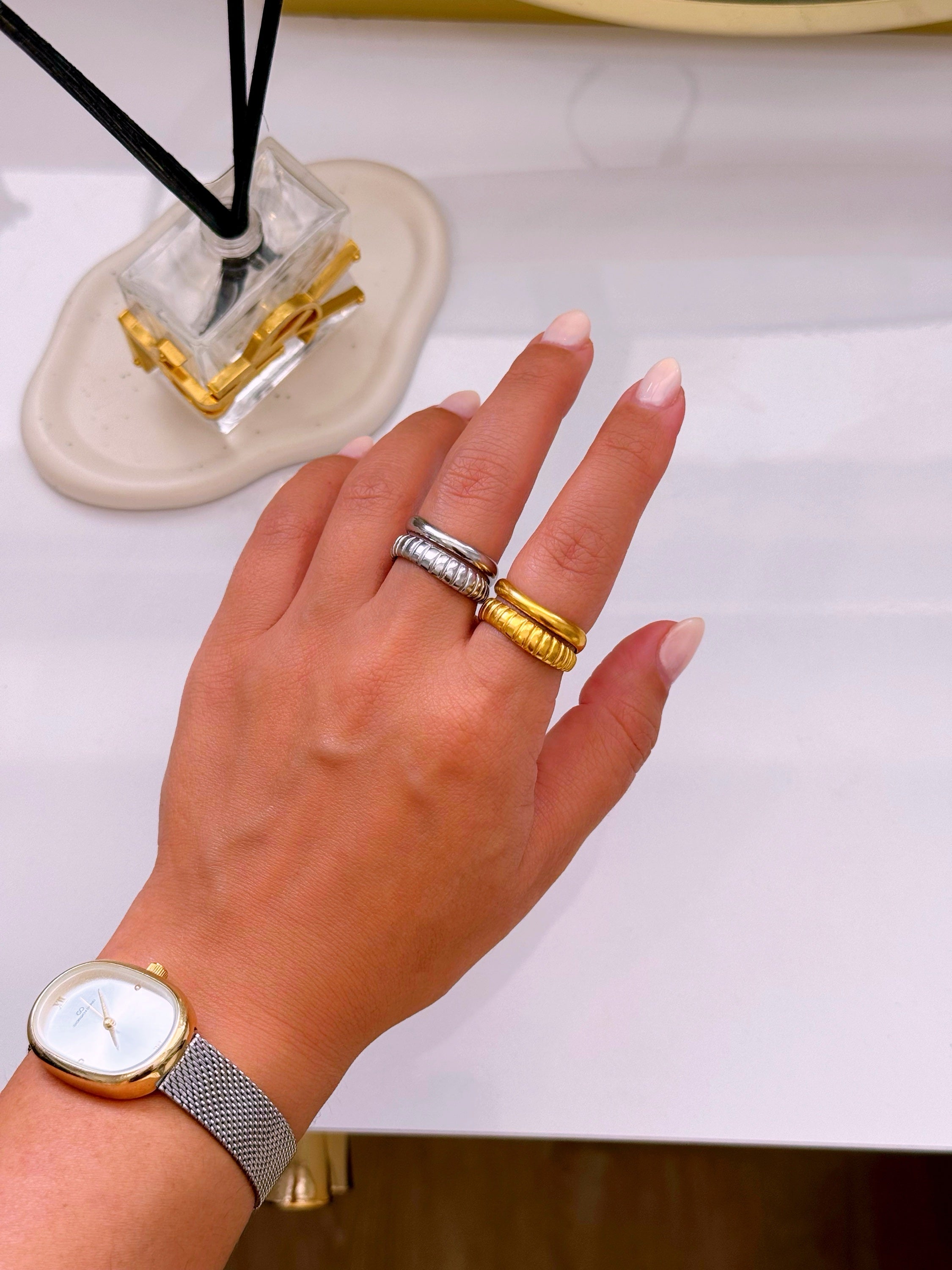 Anel efeito duplo ondulado irregular com relevos | 2 Cores