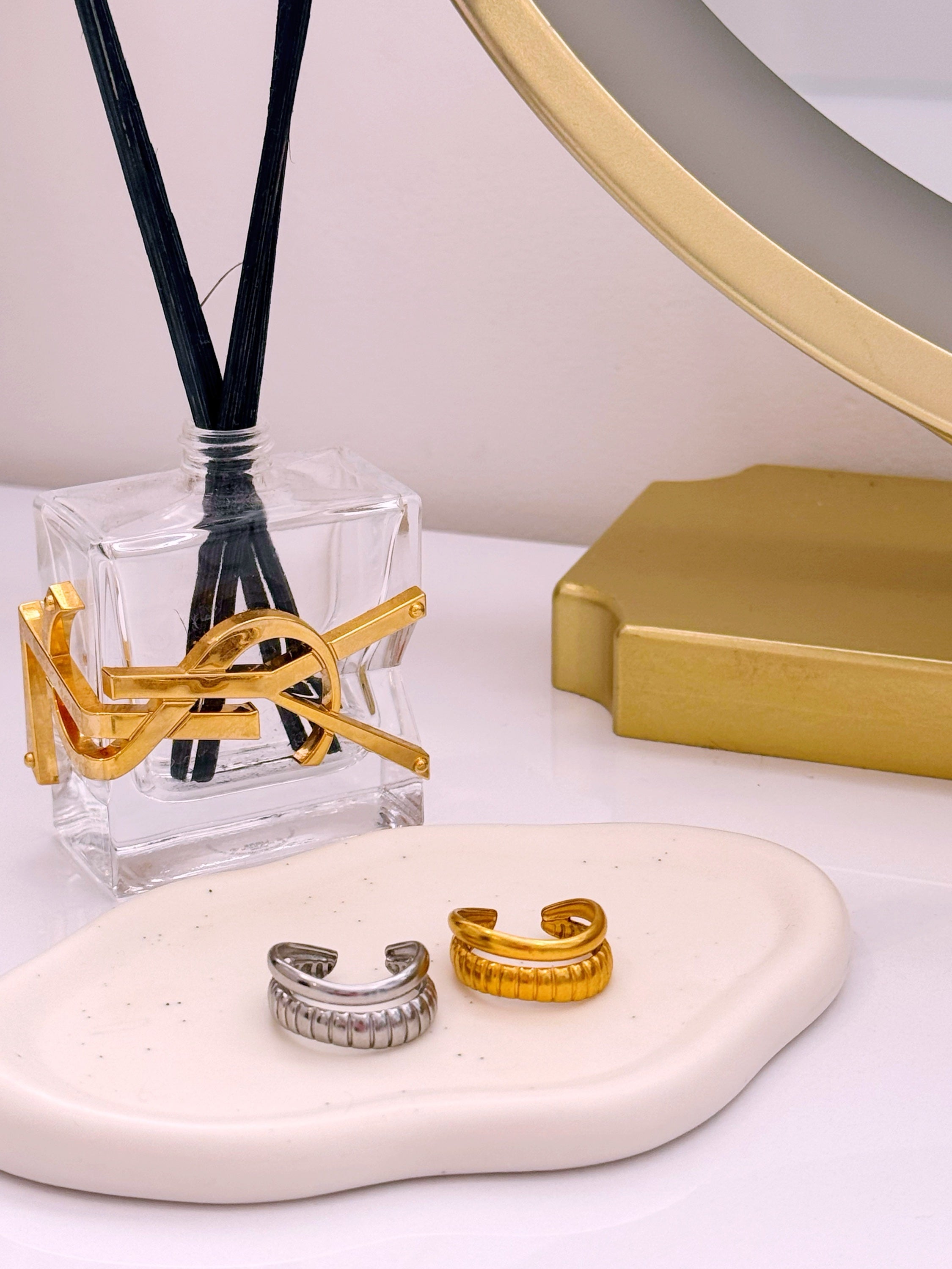 Anel efeito duplo ondulado irregular com relevos | 2 Cores