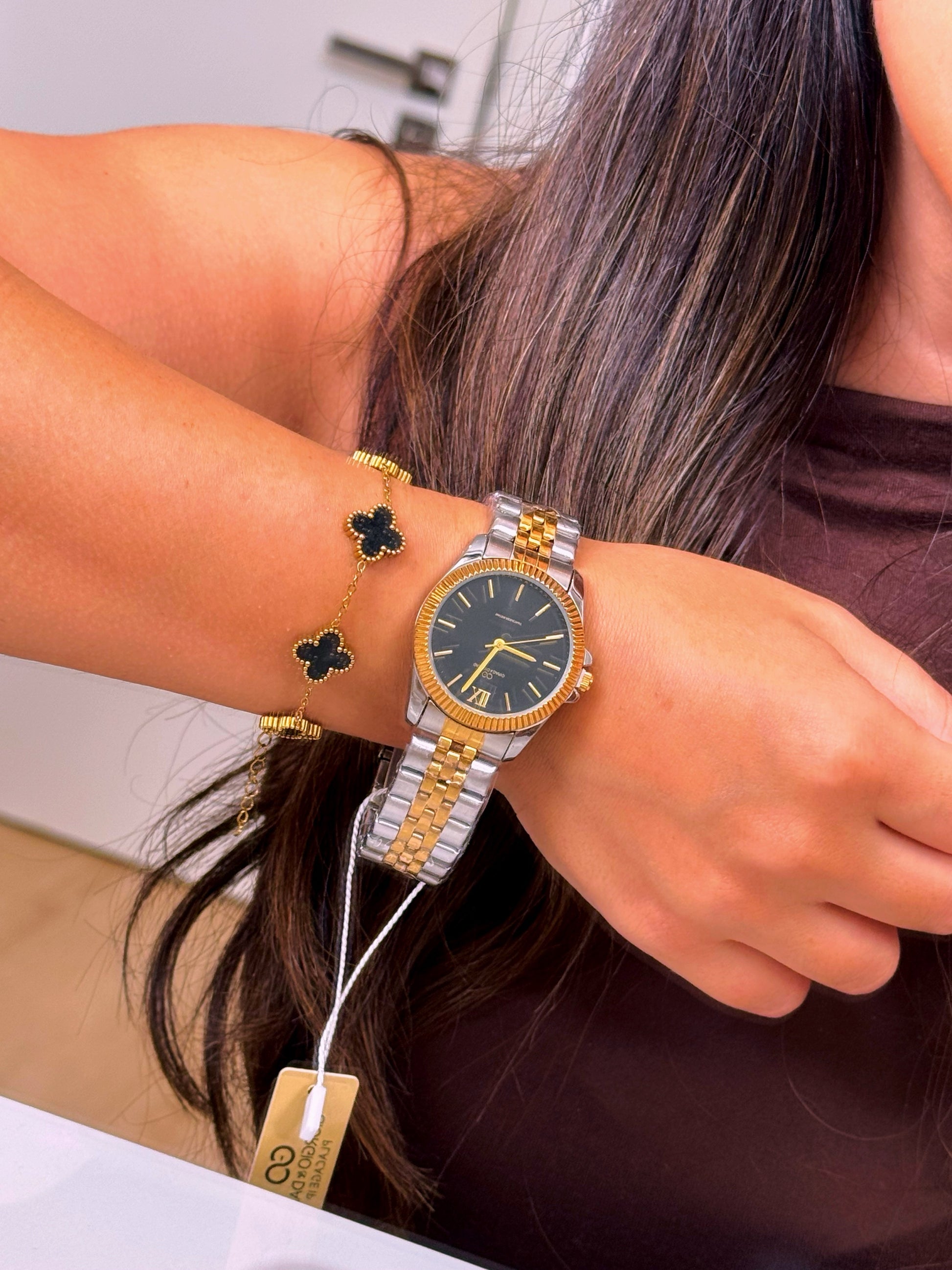 Relógio Analógico Giorgio & Dario | Mix Prateado e Dourado com fundo preto