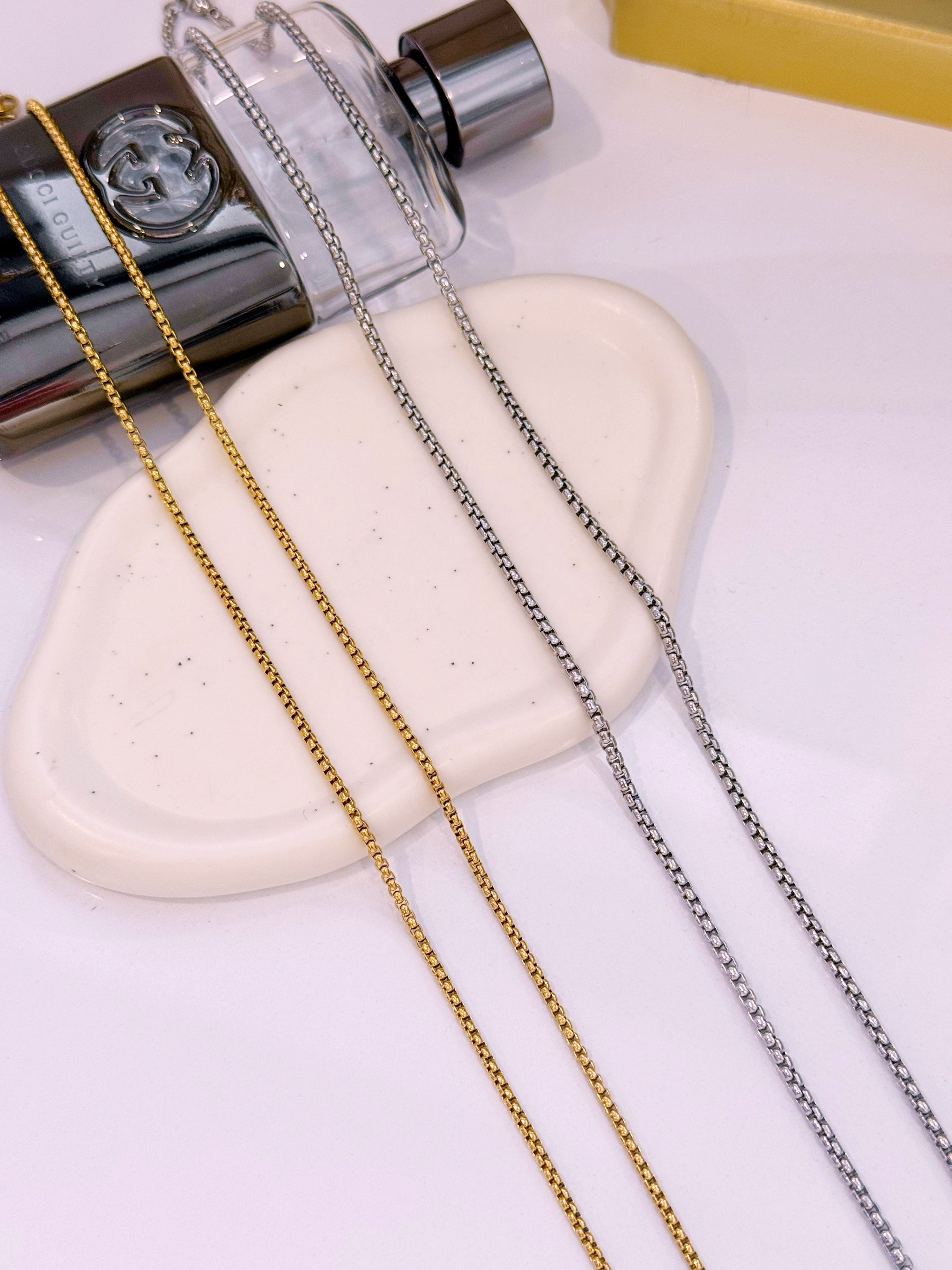 Colar malha entrelaçada de pequenos elos | 2 Cores