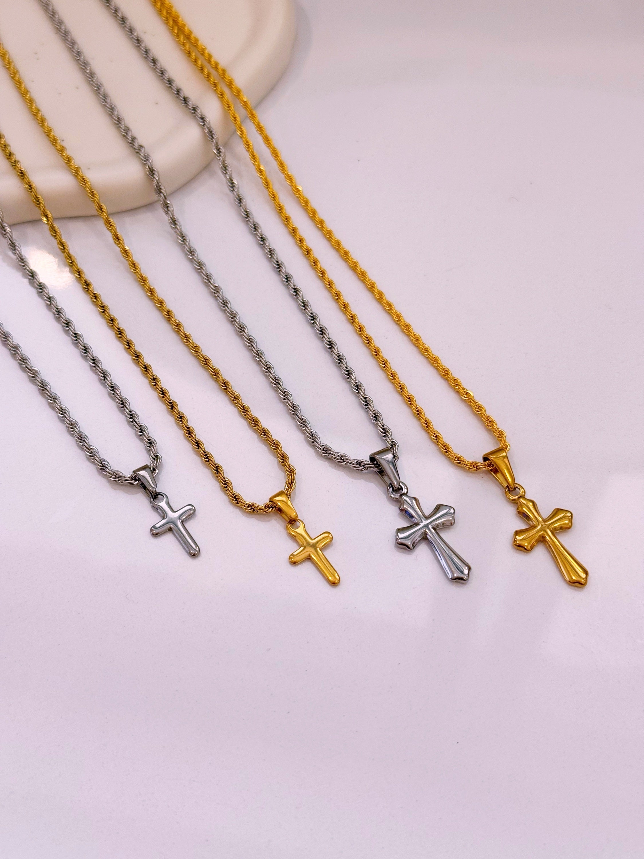 Colar cruz | 2 Tamanhos • 2 cores