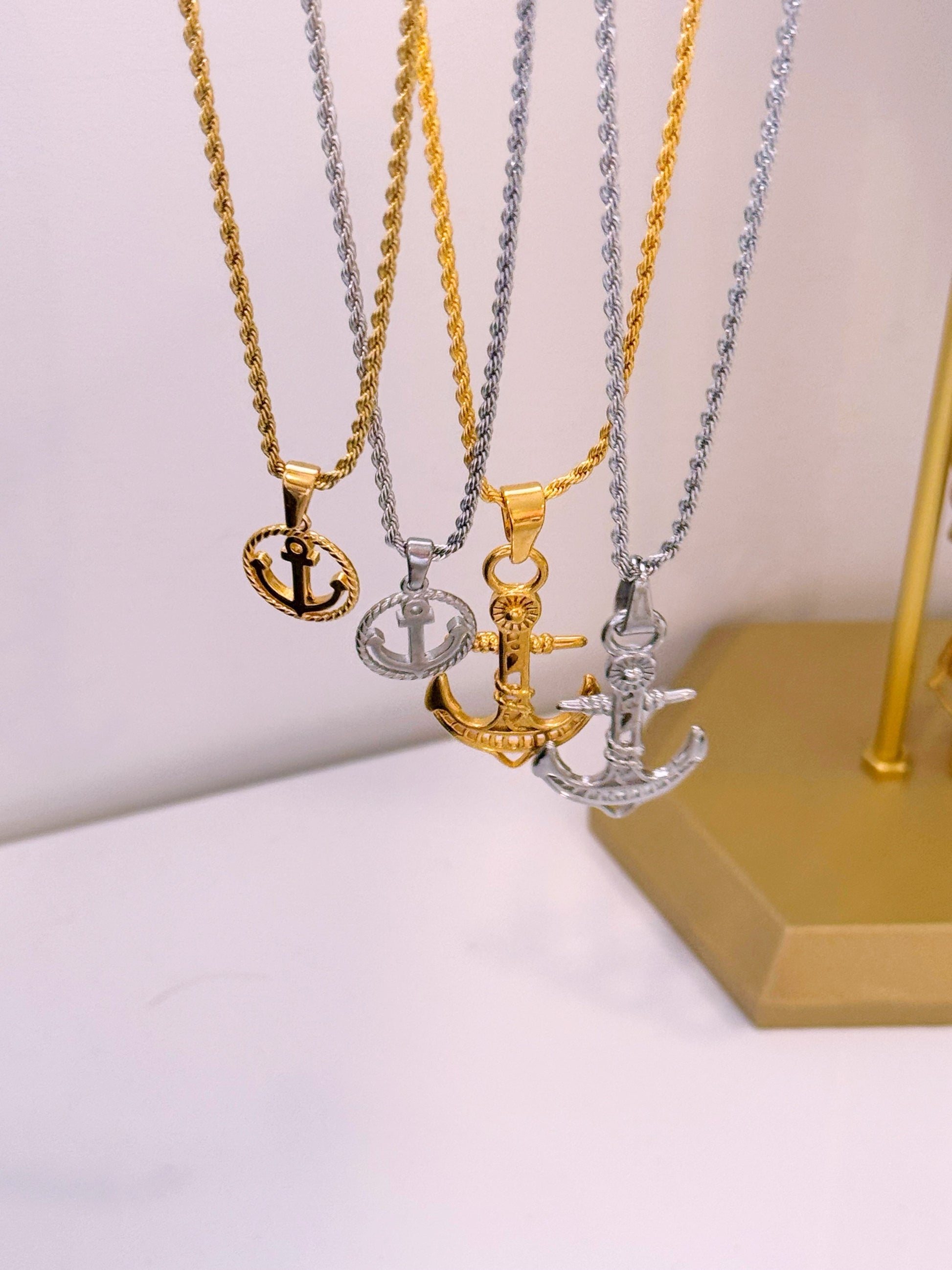 Colar âncora | 2 Tamanhos • 2 cores