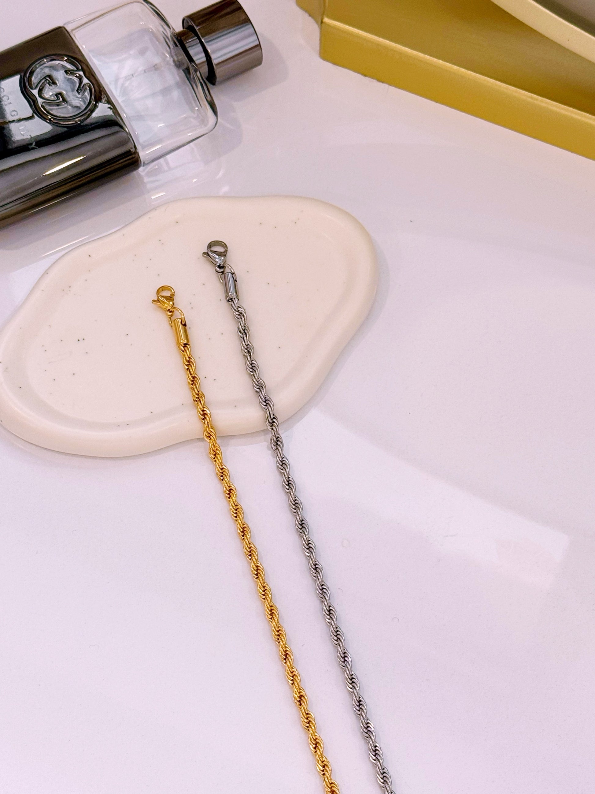 Pulseira malha torcida | 2 Cores