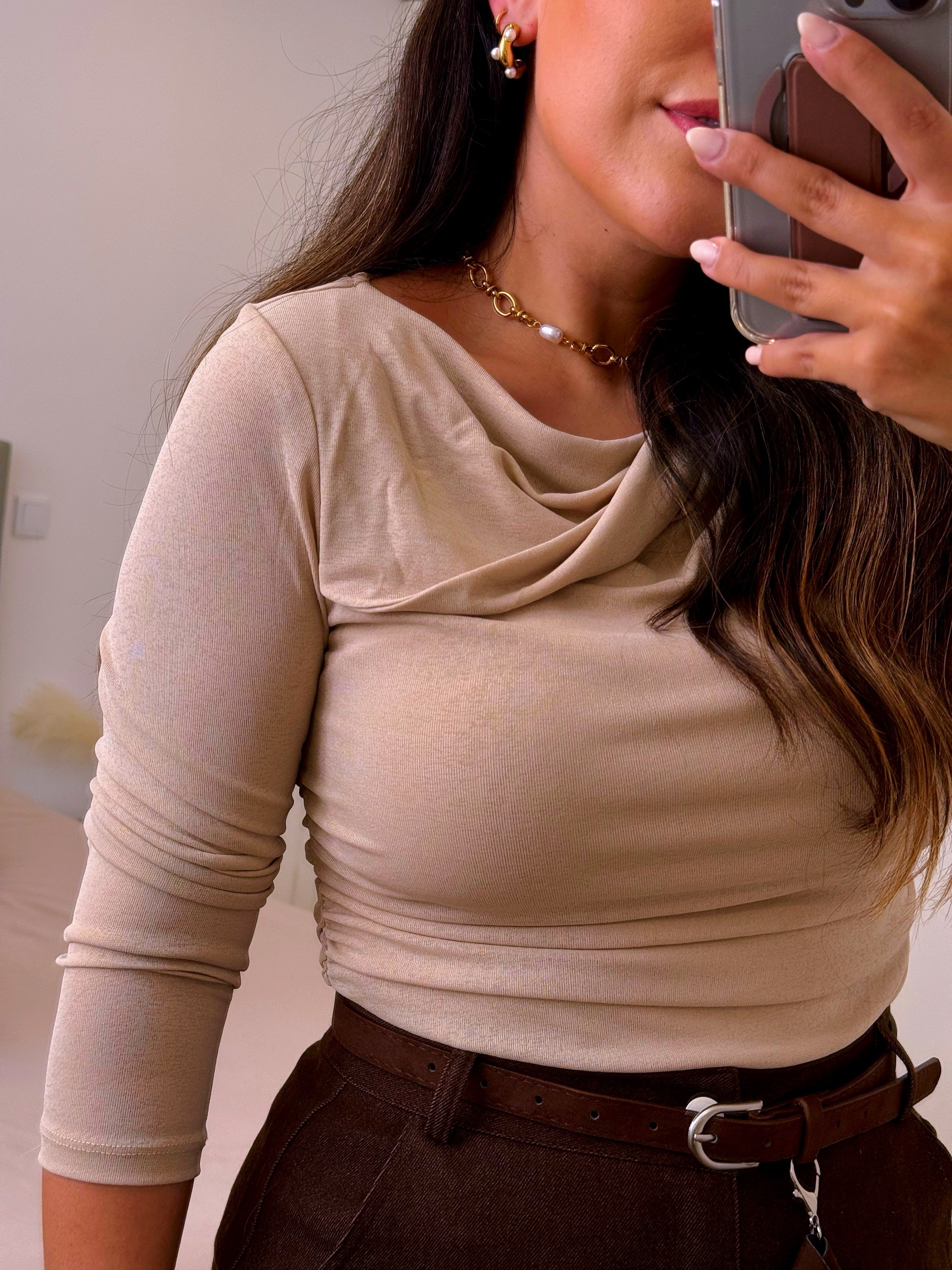 Camisola Bege com decote redondo torcido | 2 Tamanhos