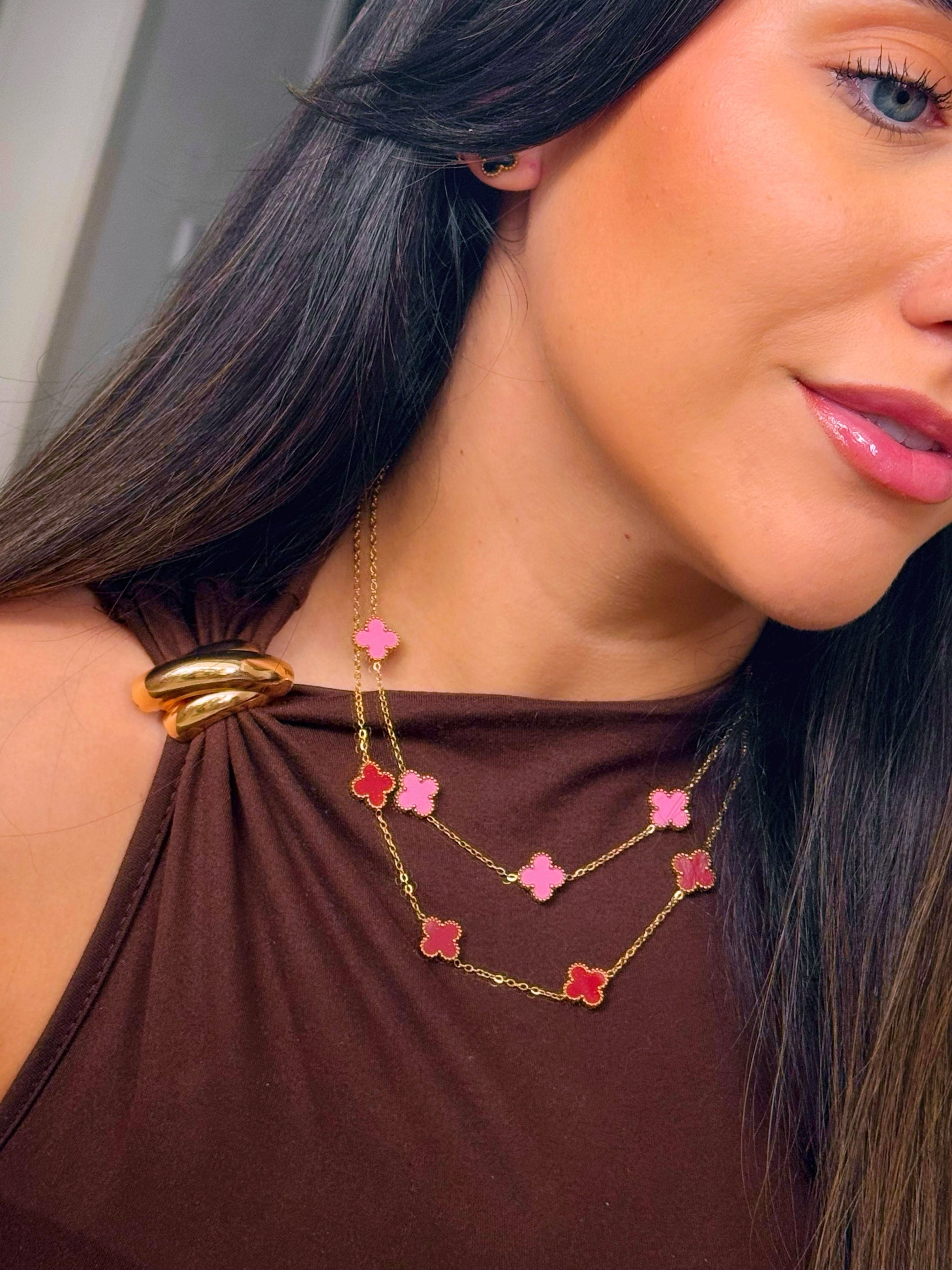 Colar 5 trevos base dourada | 2 Cores