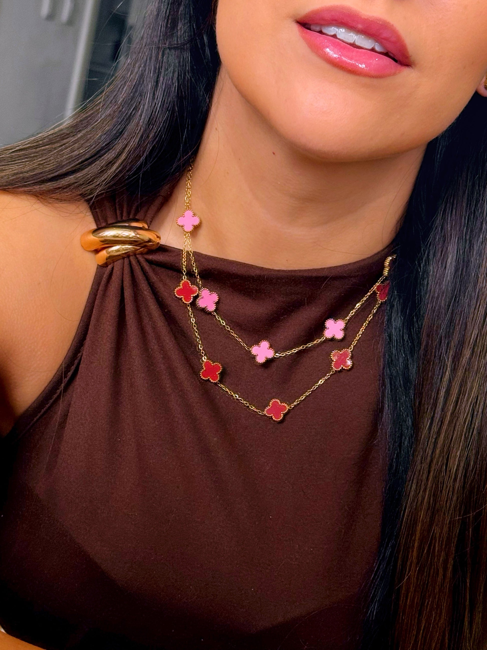 Colar 5 trevos base dourada | 2 Cores