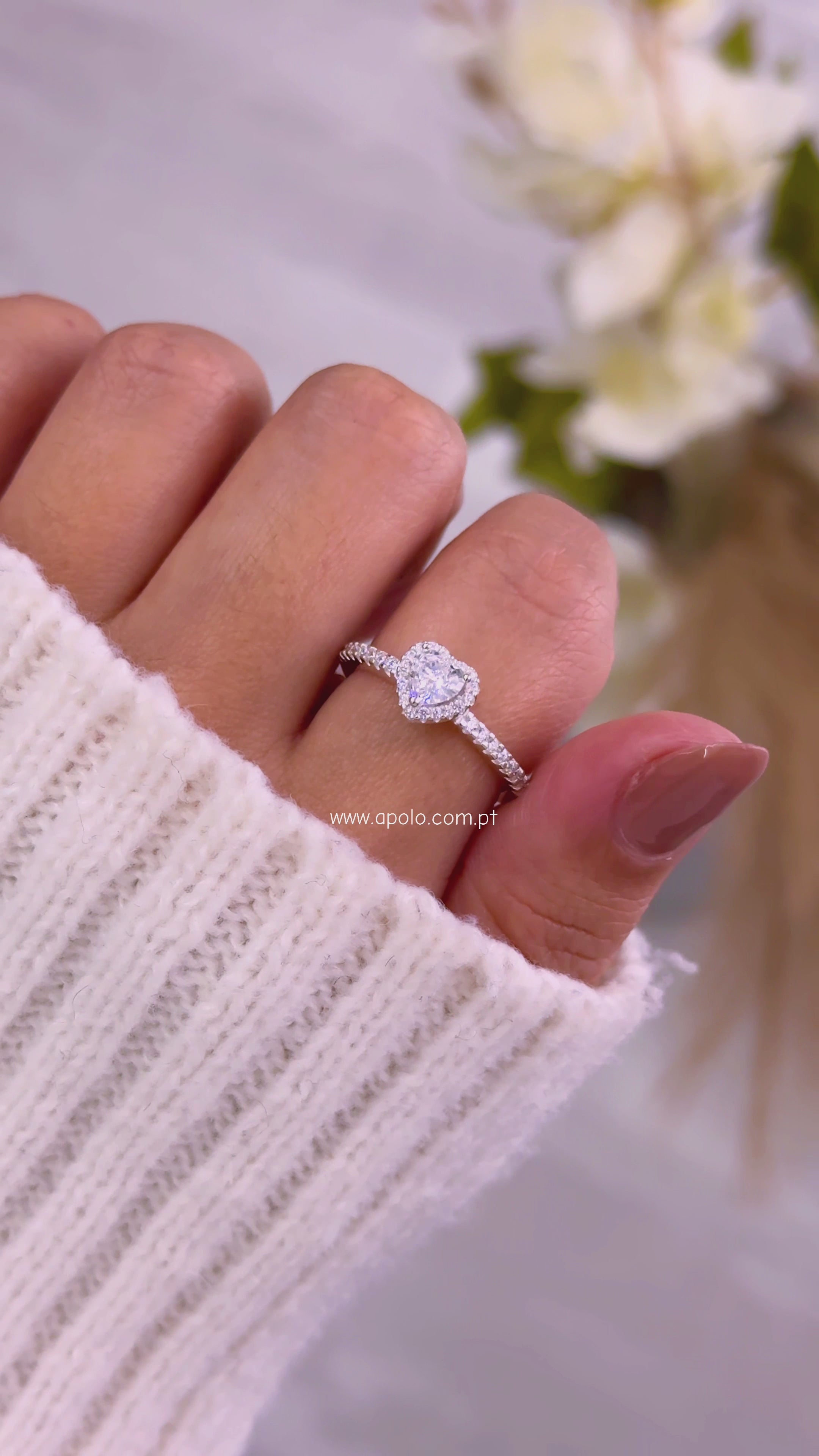 Anel delicado • coração preenchido com brilhantes | Linha Premium